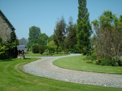 farmhouse driveway